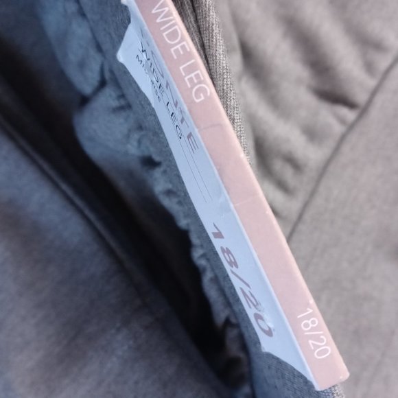 NWT Lane Bryant Ponte-Knit Wide Leg Pant Size 18/20 - Picture 3 of 5